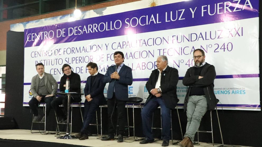 Espinoza y Kicillof inauguraron un nuevo Instituto Superior de Formación Técnica.