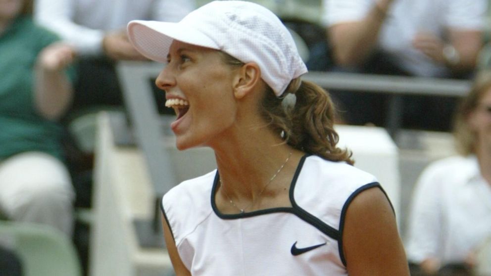 El destino la llevó a trabajar en el área de ventas, en donde -asegura- puede implementar el manejo de las emociones que aprendió de sus días en la cancha de tenis.
